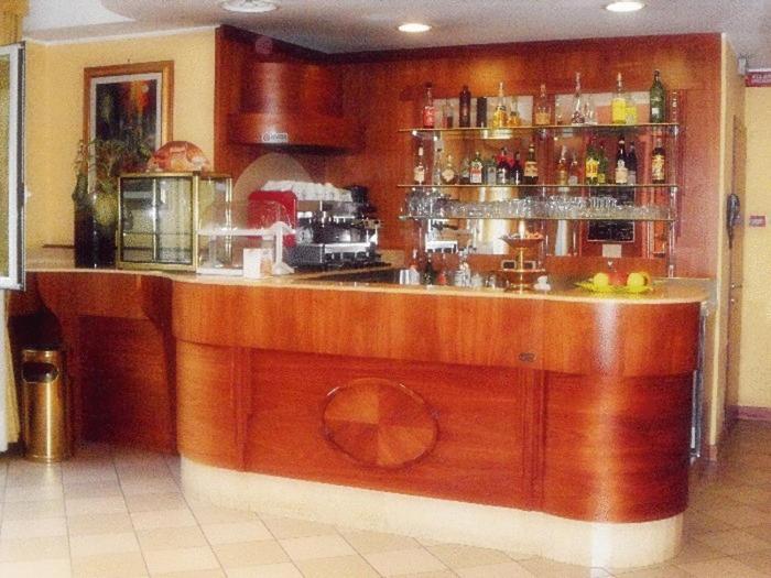 York Hotel Чинизело Балсамо Екстериор снимка