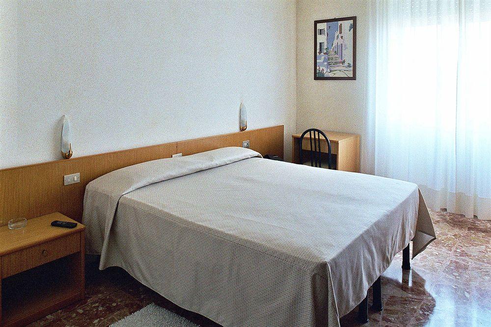 York Hotel Чинизело Балсамо Екстериор снимка