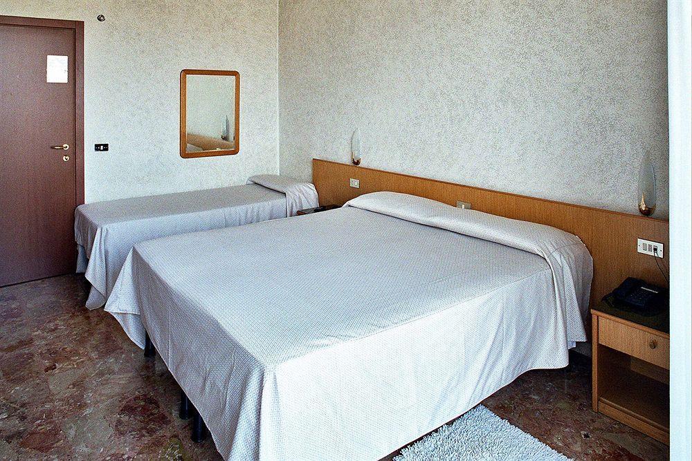 York Hotel Чинизело Балсамо Екстериор снимка