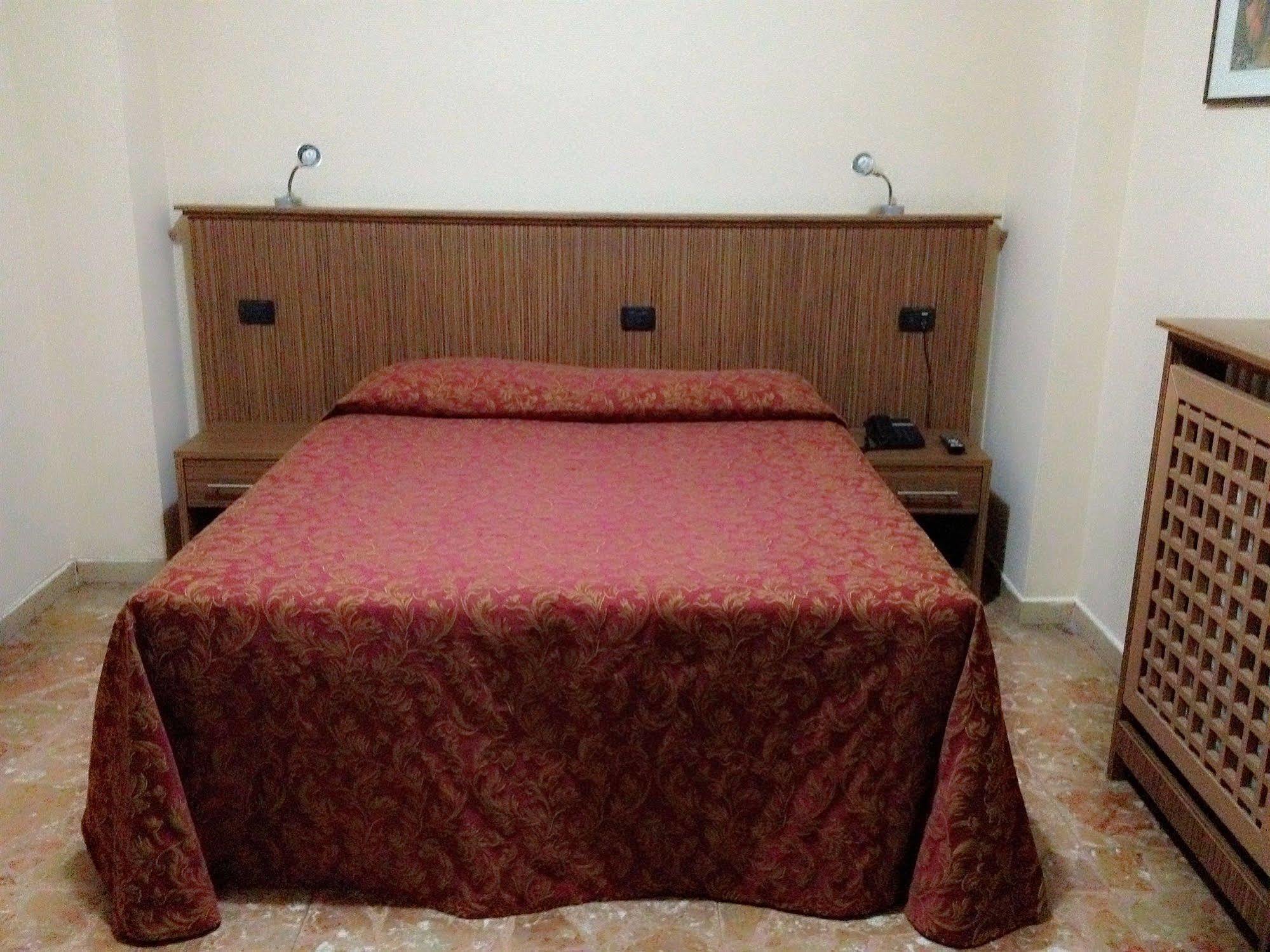 York Hotel Чинизело Балсамо Екстериор снимка