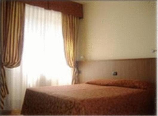 York Hotel Чинизело Балсамо Екстериор снимка